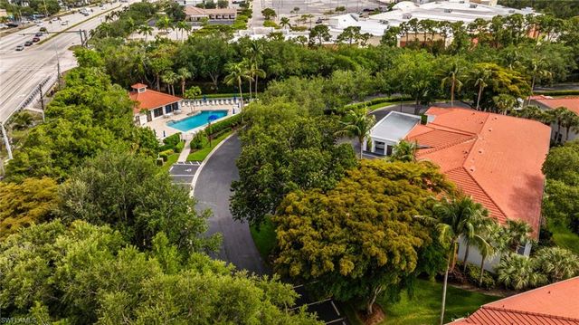 975 Tarpon Cove DR 204, Naples, FL 34110