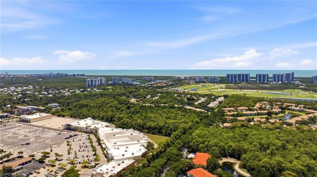 975 Tarpon Cove DR 204, Naples, FL 34110