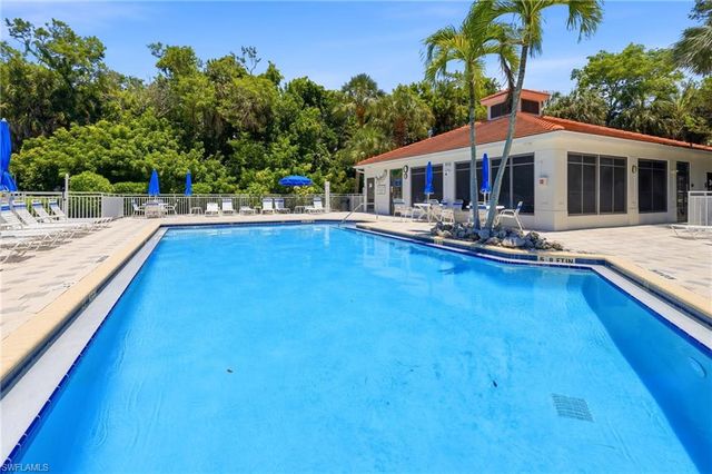 975 Tarpon Cove DR 204, Naples, FL 34110