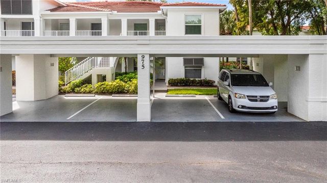 975 Tarpon Cove DR 204, Naples, FL 34110