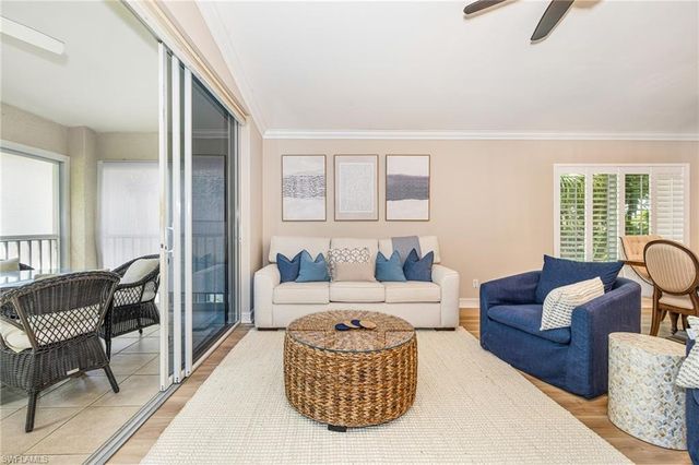 975 Tarpon Cove DR 204, Naples, FL 34110