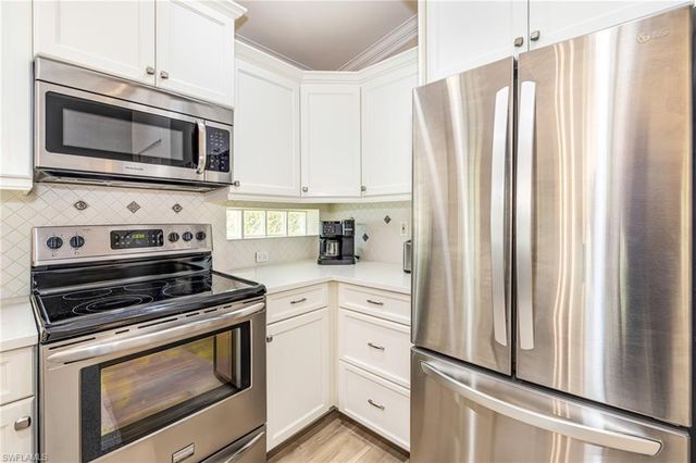 975 Tarpon Cove DR 204, Naples, FL 34110