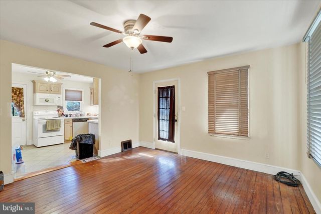 1527 MAIN ST, New Park, PA 17352