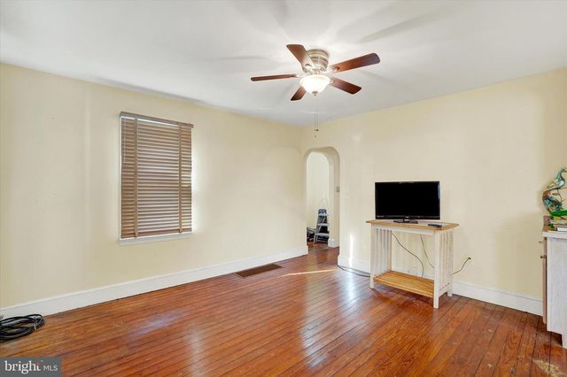 1527 MAIN ST, New Park, PA 17352