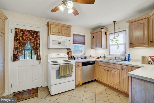 1527 MAIN ST, New Park, PA 17352