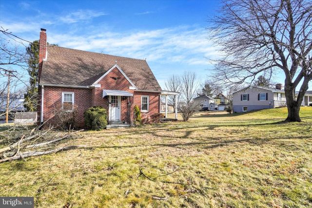 1527 MAIN ST, New Park, PA 17352