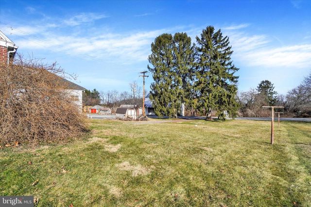 1527 MAIN ST, New Park, PA 17352