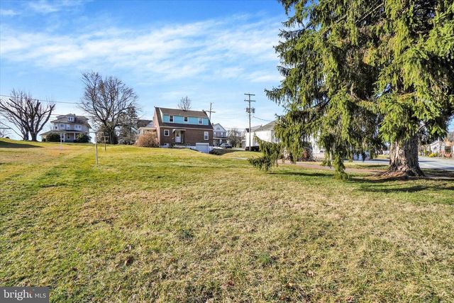 1527 MAIN ST, New Park, PA 17352