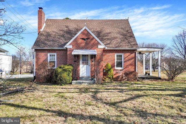 1527 MAIN ST, New Park, PA 17352