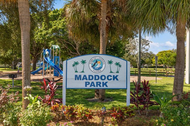 702 S 12th Street, Lantana, FL 33462