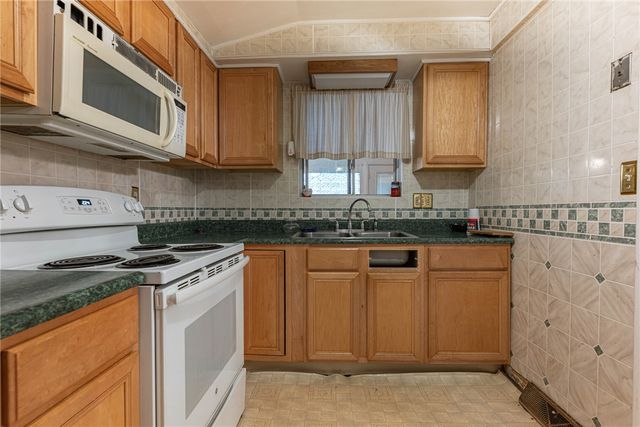 147 N Woodward Avenue, Dayton, OH 45417
