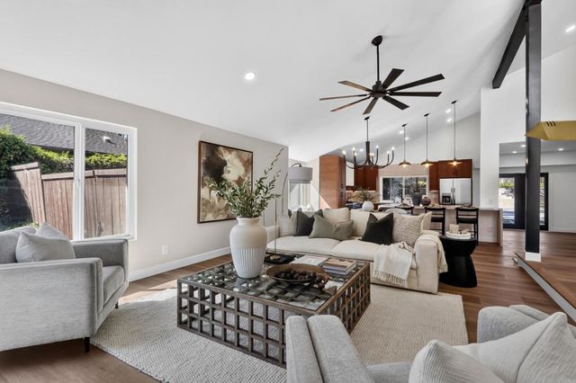 1207 Branding Iron Circle, Vista, CA 92081
