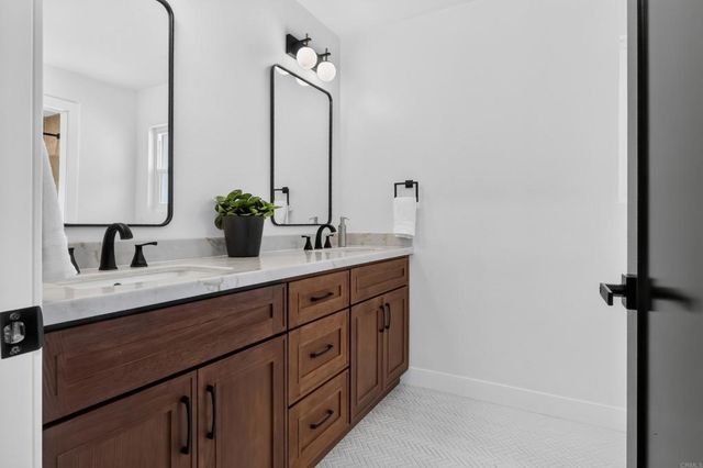 1207 Branding Iron Circle, Vista, CA 92081
