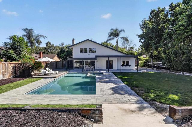 1207 Branding Iron Circle, Vista, CA 92081