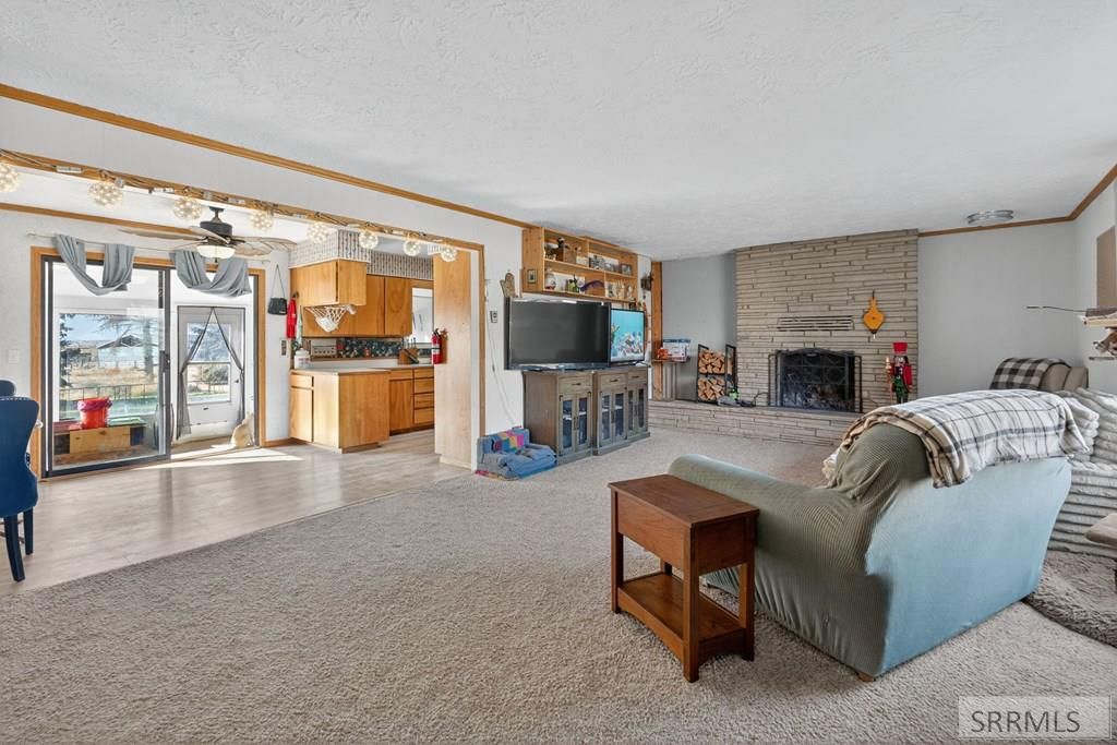 Image 10 of property listing at 415 Sunset Drive, Arco, ID 83213