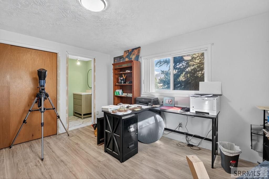 Image 19 of property listing at 415 Sunset Drive, Arco, ID 83213