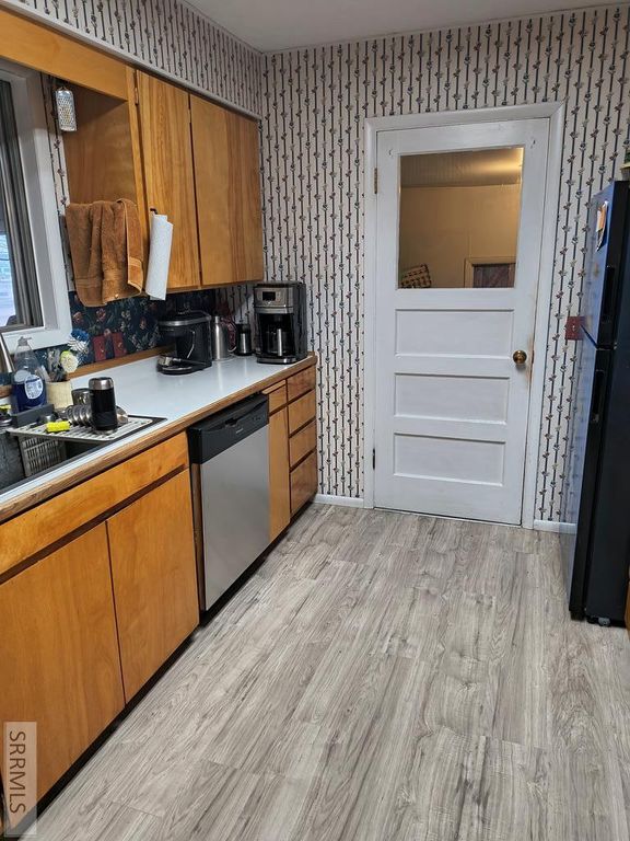 Image 2 of property listing at 415 Sunset Drive, Arco, ID 83213