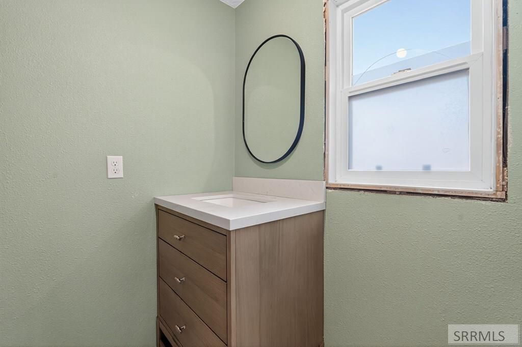 Image 20 of property listing at 415 Sunset Drive, Arco, ID 83213