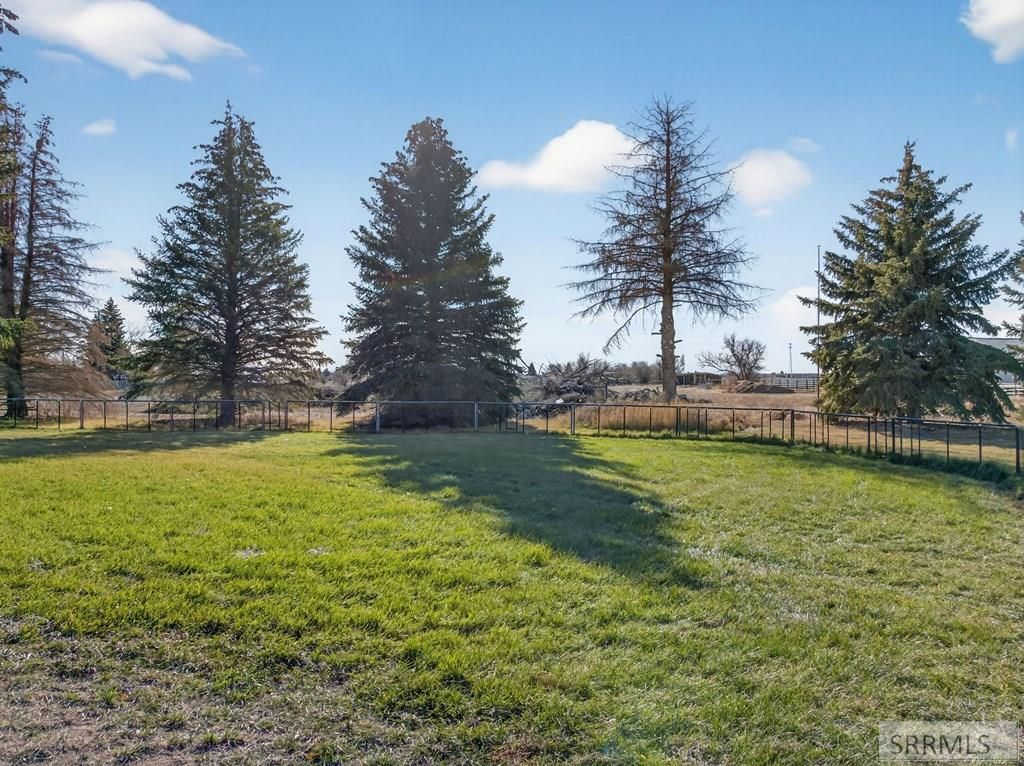 Image 35 of property listing at 415 Sunset Drive, Arco, ID 83213