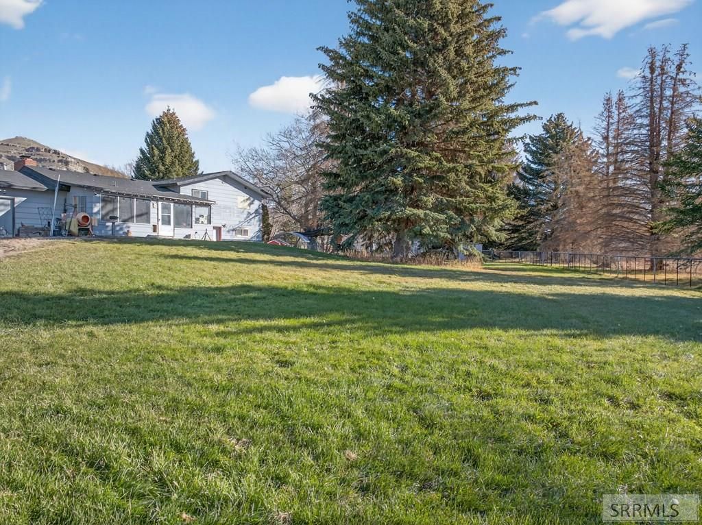 Image 36 of property listing at 415 Sunset Drive, Arco, ID 83213