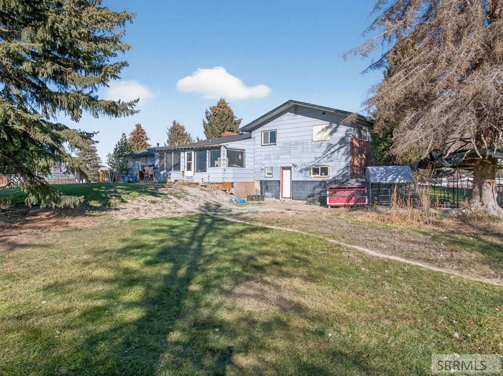 Image 37 of property listing at 415 Sunset Drive, Arco, ID 83213