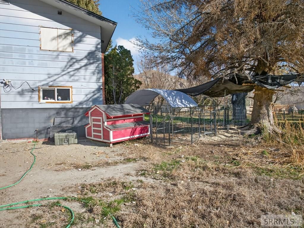 Image 39 of property listing at 415 Sunset Drive, Arco, ID 83213