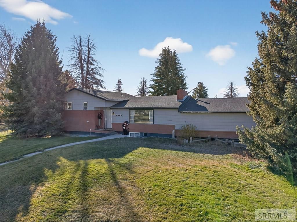 Image 41 of property listing at 415 Sunset Drive, Arco, ID 83213