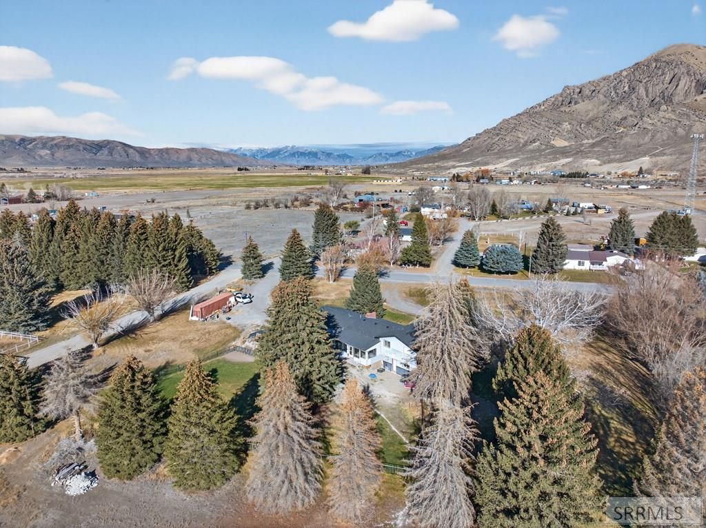Image 46 of property listing at 415 Sunset Drive, Arco, ID 83213