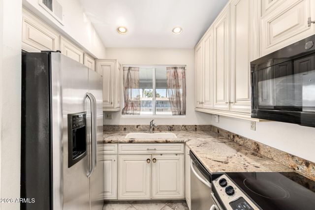 10847 N FAIRWAY Court E 10847, Sun City, AZ 85351