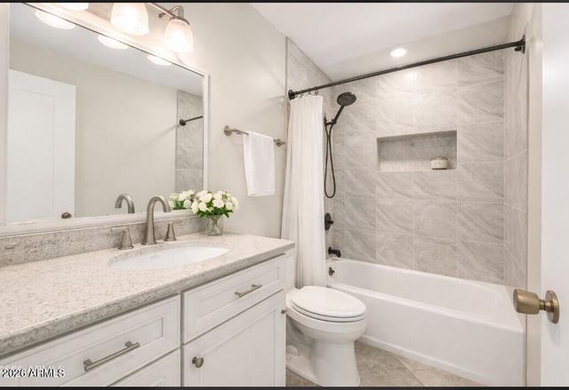 10847 N FAIRWAY Court E 10847, Sun City, AZ 85351