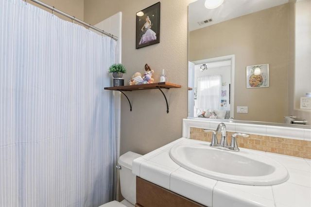 653 Calle Vibrante, Palm Desert, CA 92211