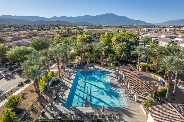 653 Calle Vibrante, Palm Desert, CA 92211