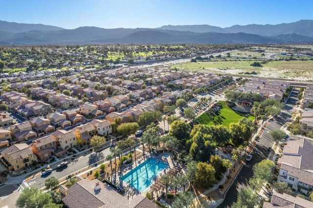 653 Calle Vibrante, Palm Desert, CA 92211