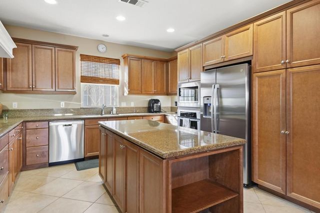 653 Calle Vibrante, Palm Desert, CA 92211