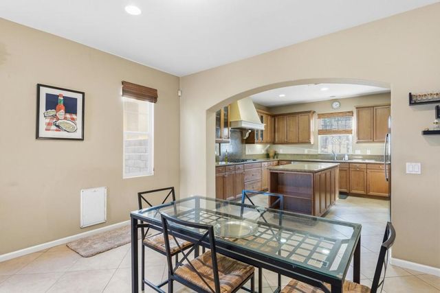 653 Calle Vibrante, Palm Desert, CA 92211