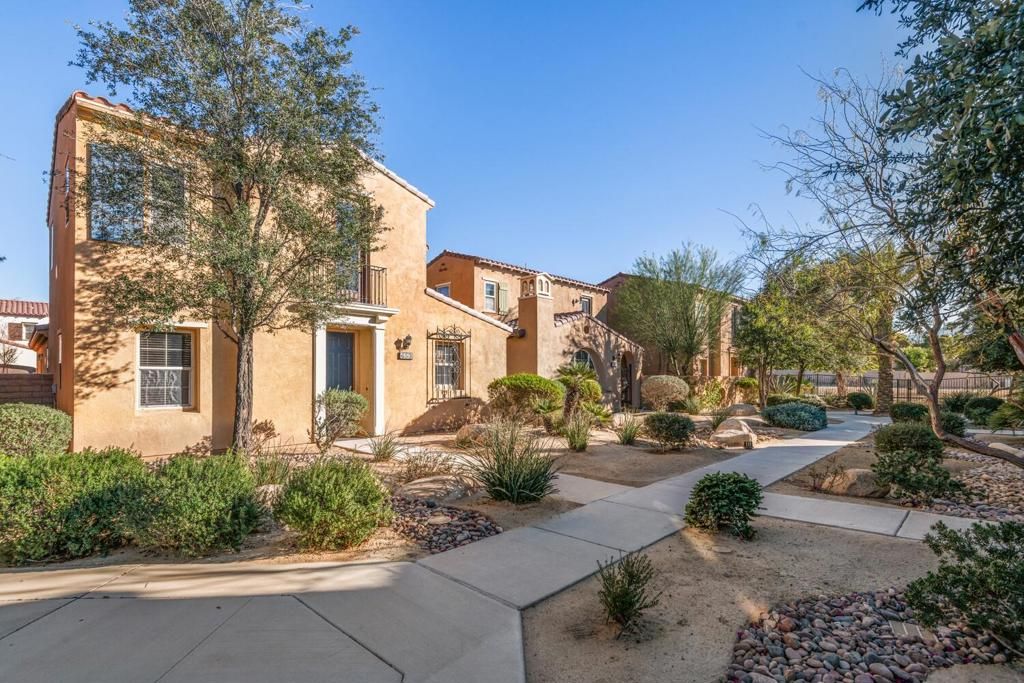 653 Calle Vibrante, Palm Desert, CA 92211