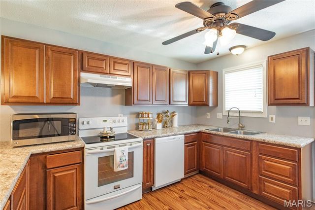 440 Deer Run, Moro, IL 62067