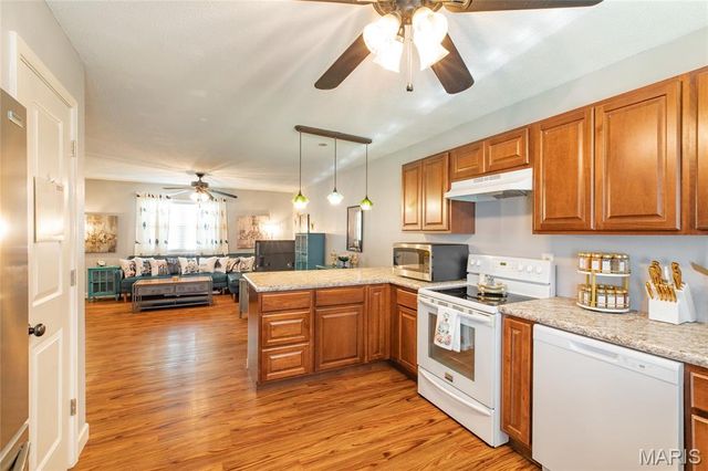 440 Deer Run, Moro, IL 62067