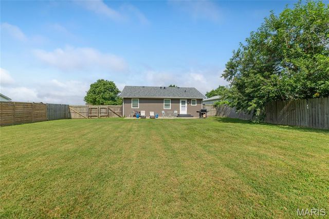 440 Deer Run, Moro, IL 62067