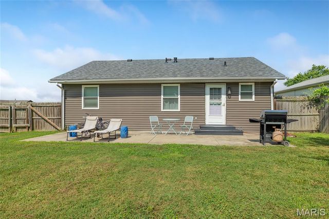 440 Deer Run, Moro, IL 62067