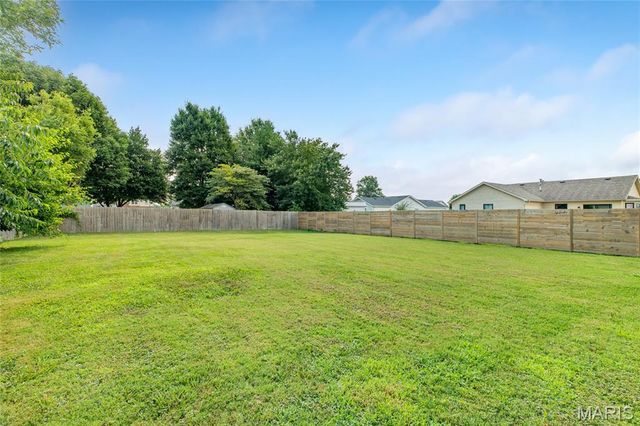 440 Deer Run, Moro, IL 62067