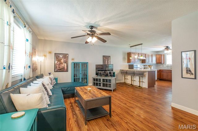 440 Deer Run, Moro, IL 62067