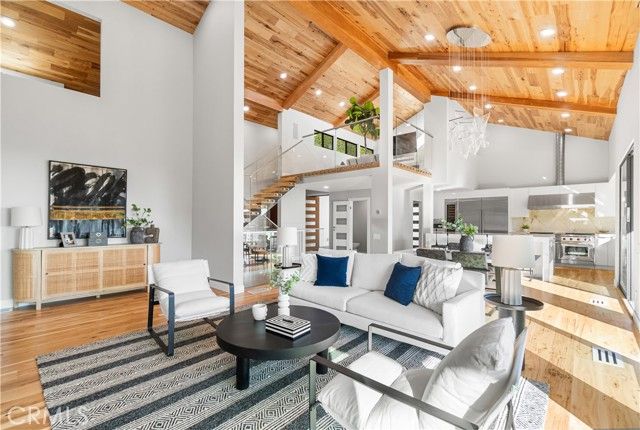 8566 Hollywood Boulevard, Los Angeles, CA 90069