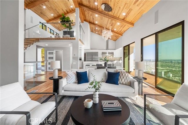 8566 Hollywood Boulevard, Los Angeles, CA 90069