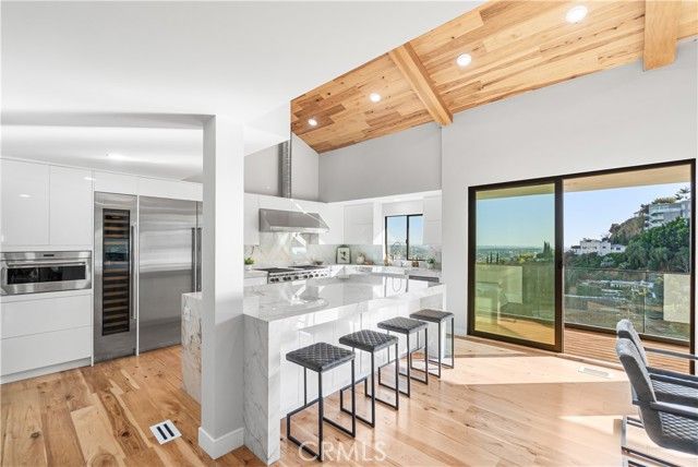 8566 Hollywood Boulevard, Los Angeles, CA 90069