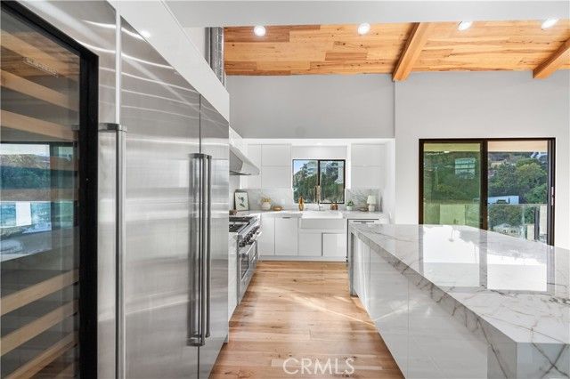 8566 Hollywood Boulevard, Los Angeles, CA 90069