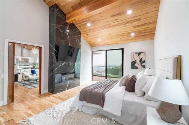 8566 Hollywood Boulevard, Los Angeles, CA 90069