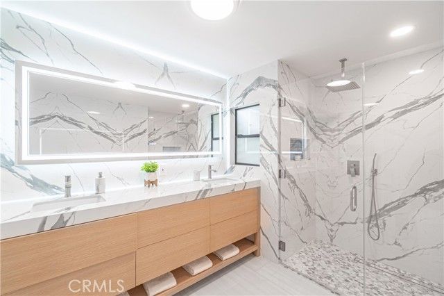 8566 Hollywood Boulevard, Los Angeles, CA 90069