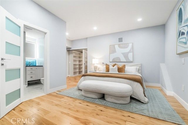 8566 Hollywood Boulevard, Los Angeles, CA 90069