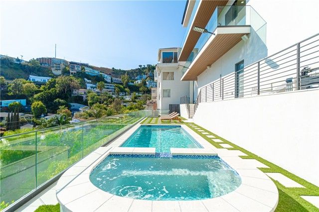 8566 Hollywood Boulevard, Los Angeles, CA 90069